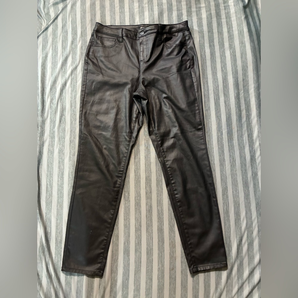 Versona Black Faux Leather Pants